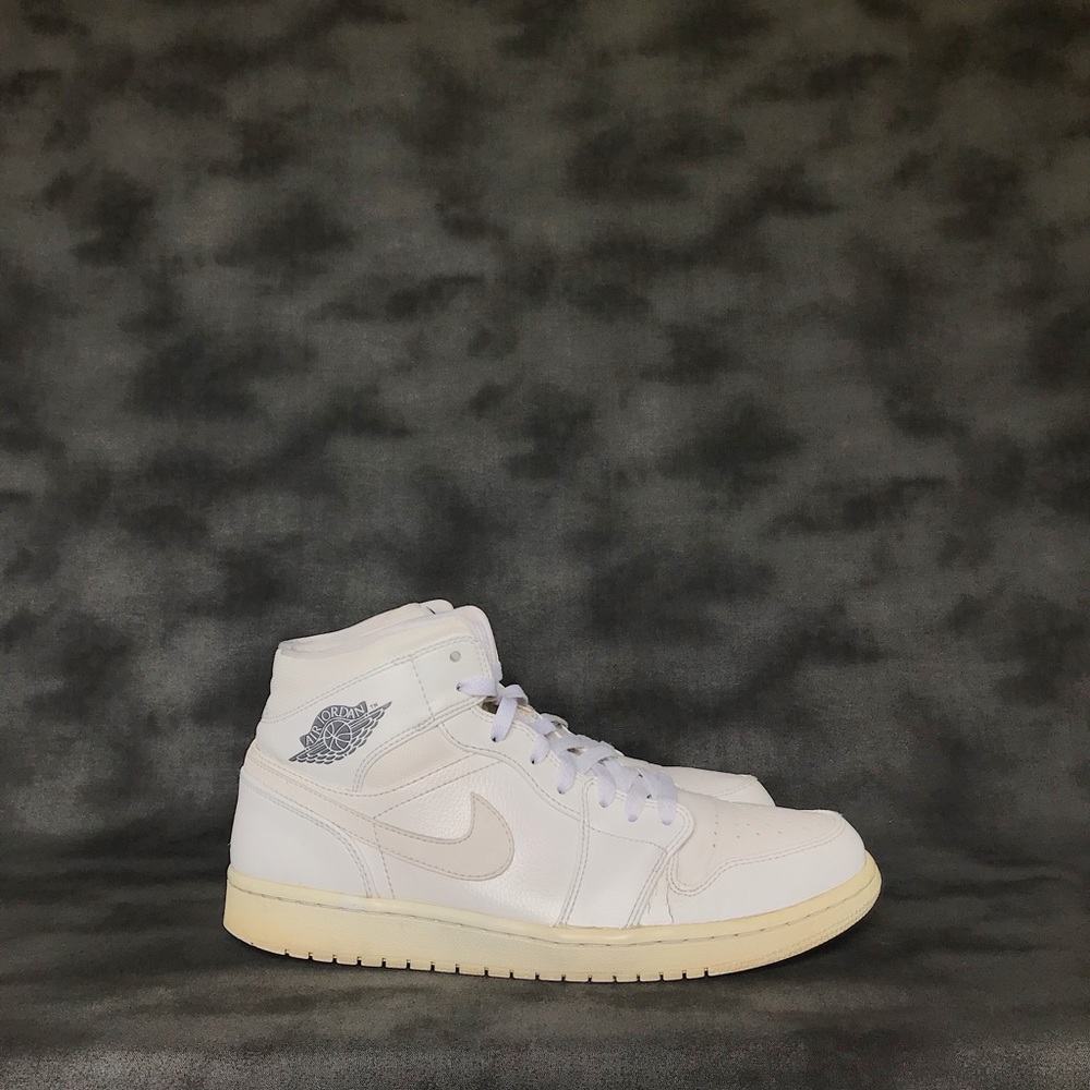 Jordan 1 Retro Mid White Cool Grey Sneakers